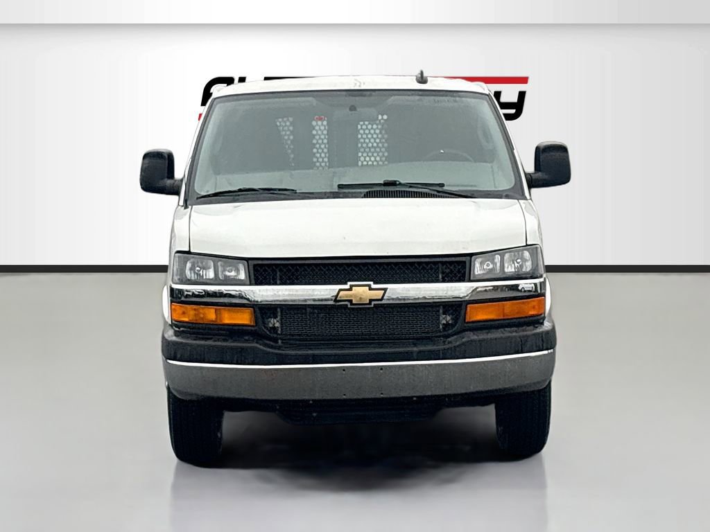 Used 2025 Chevrolet Express 2500 w/ Driver Convenience Package RWD image 2