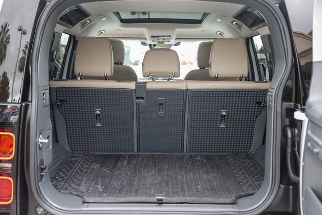 Used 2023 Land Rover Defender 110 S image 26