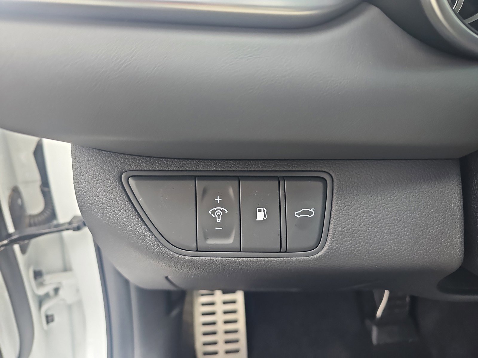 Used 2025 Genesis G70 3.3T Advanced image 15