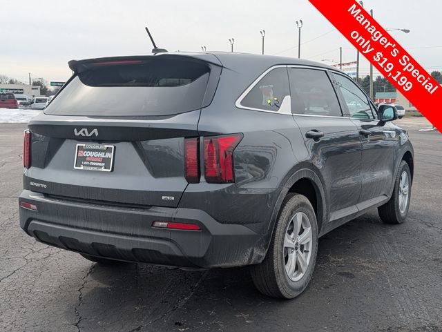 Used 2023 Kia Sorento LX AWD/4WD image 7