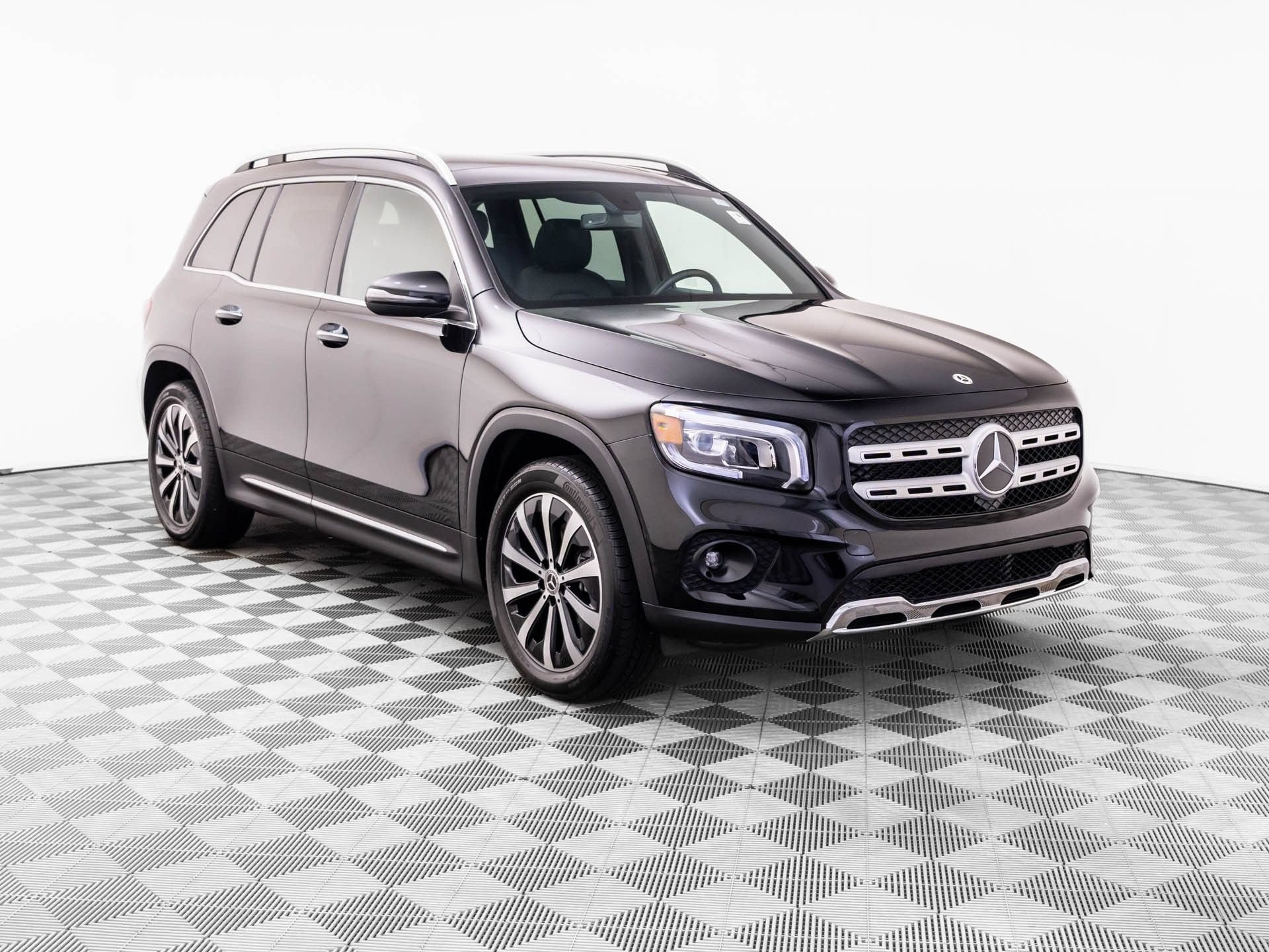 Used 2023 Mercedes-Benz GLB 250 4MATIC image 7