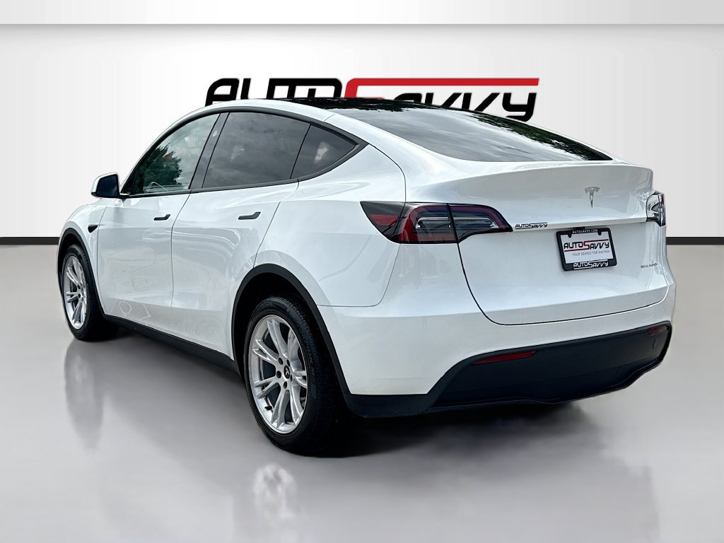 Used 2024 Tesla Model Y Long Range AWD/4WD image 5
