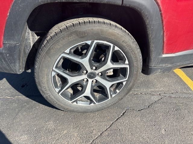 Used 2025 Jeep Compass Limited image 13