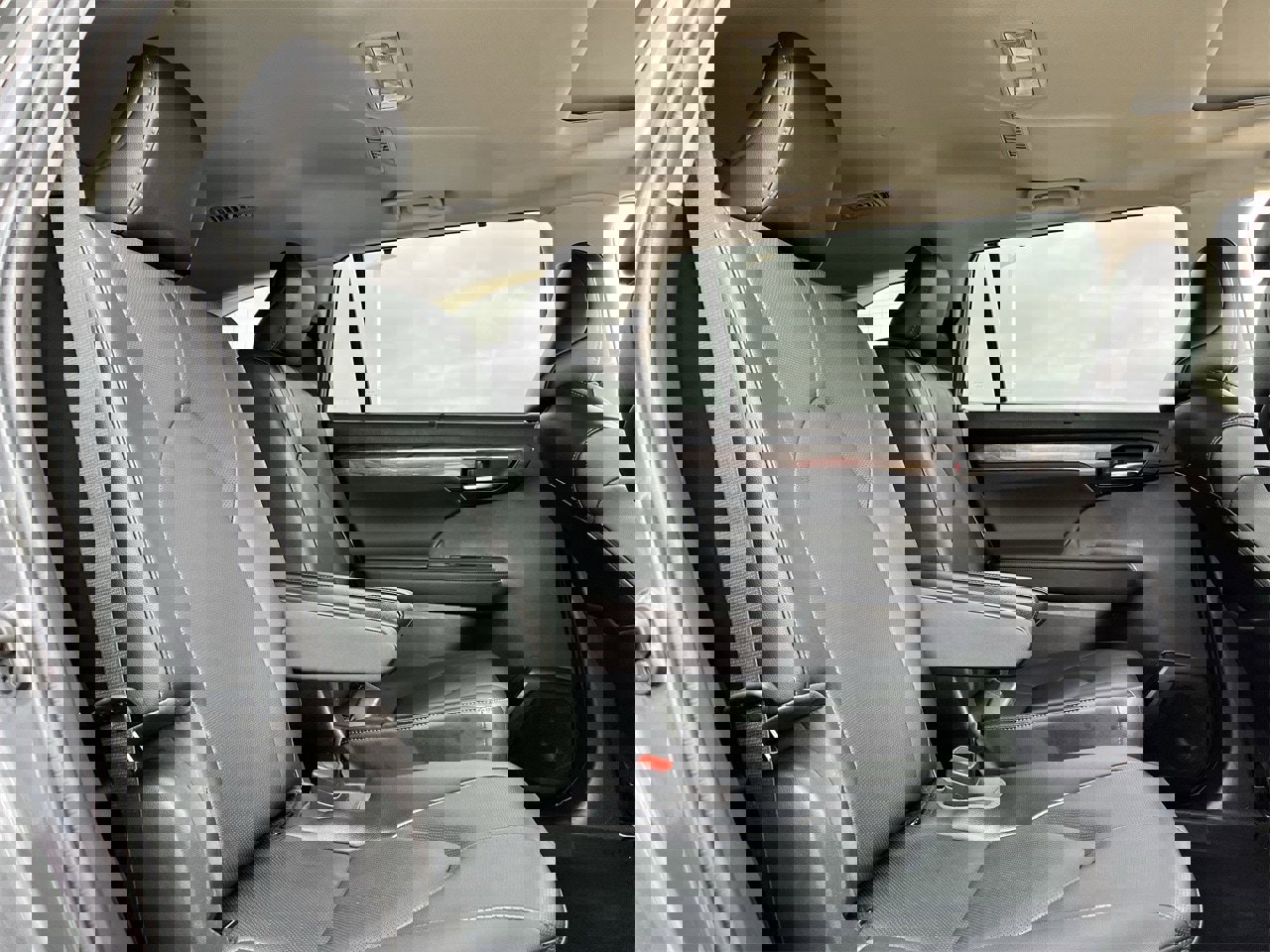 Used 2023 Toyota Highlander Limited image 25