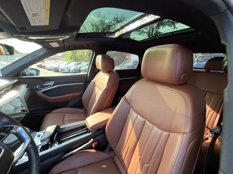 Used 2021 Audi e-tron Prestige w/ Prestige Package AWD/4WD image 14