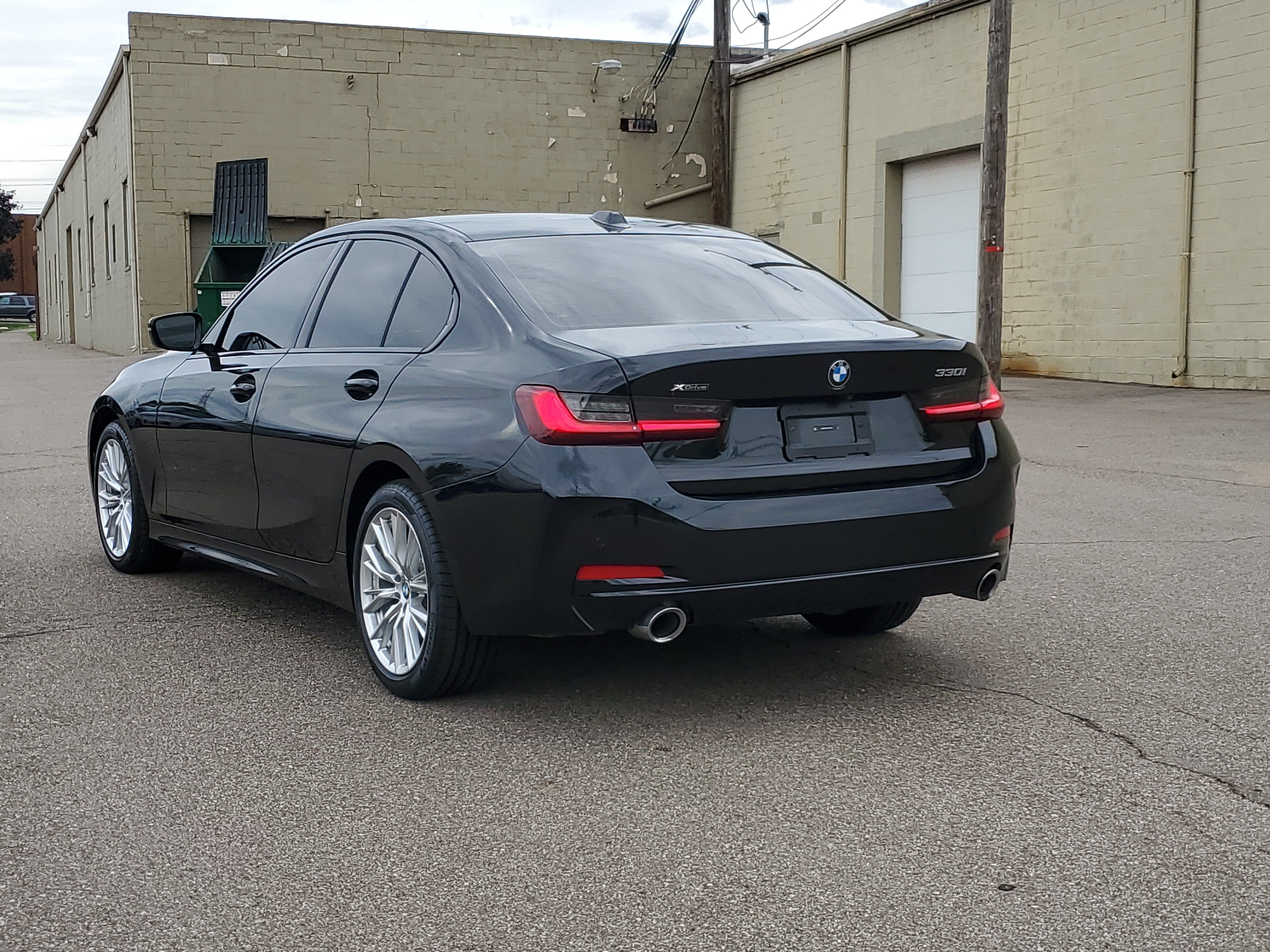 Certified 2023 BMW 330i xDrive Sedan w/ Driving Assistance Package AWD/4WD image 3