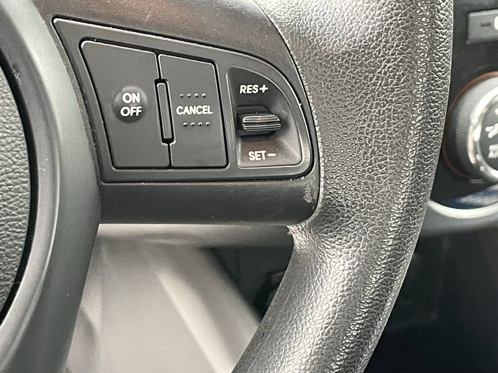 Used 2013 Kia Forte EX image 23