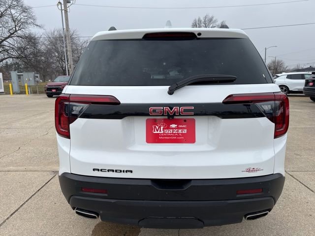 Used 2023 GMC Acadia SLE w/ Driver Convenience Package image 4