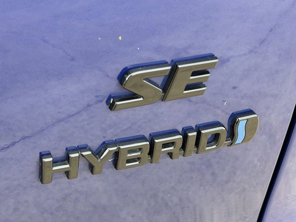 Used 2024 Toyota Corolla Cross AWD Hybrid image 11