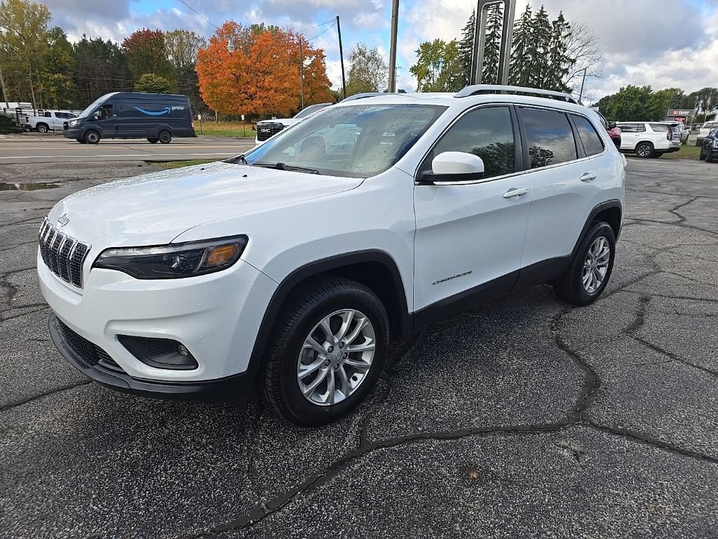 Used 2019 Jeep Cherokee Latitude w/ Cold Weather Group image 2