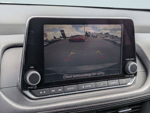 Used 2025 Nissan Rogue SV AWD/4WD image 21