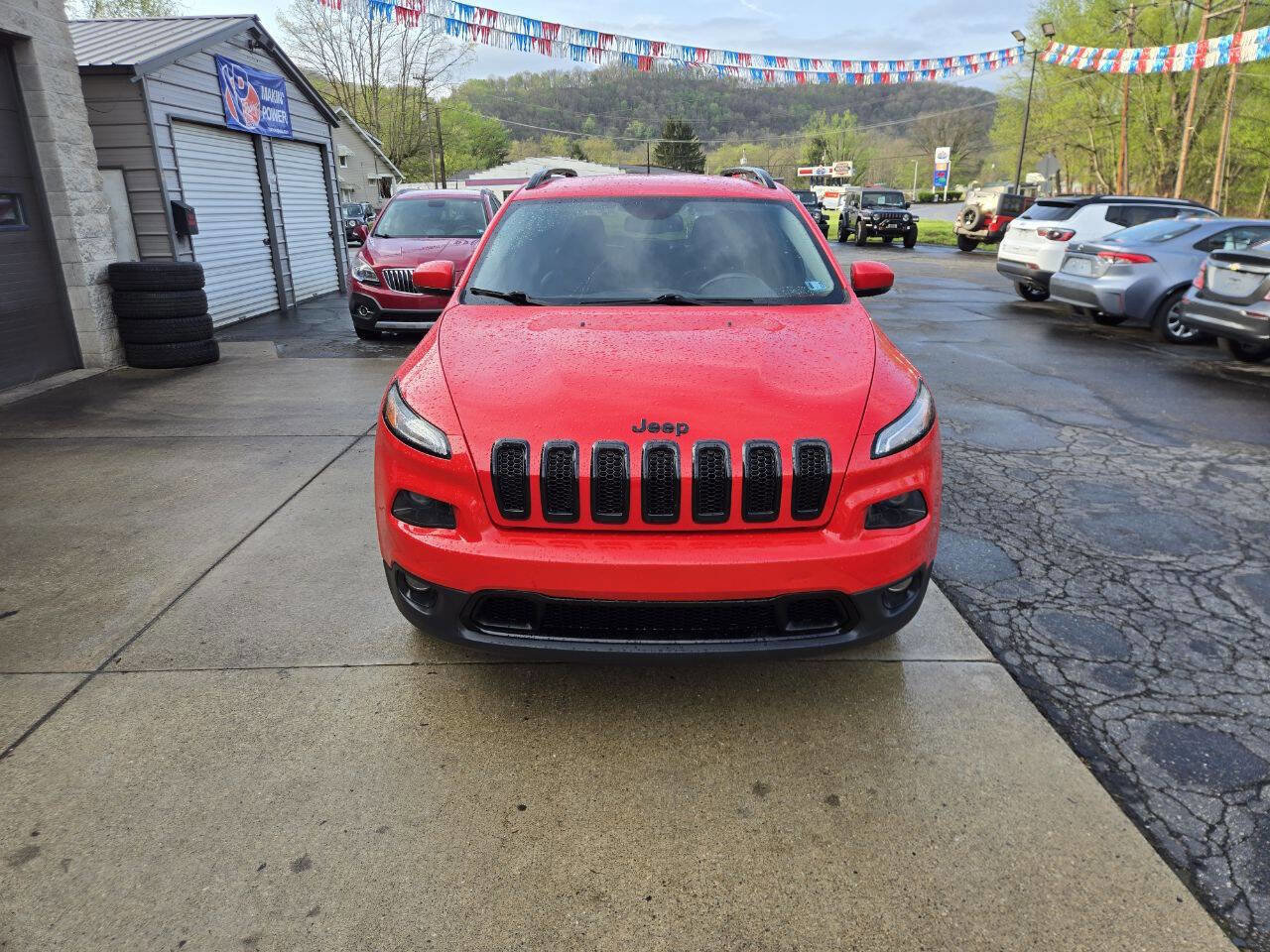 Used 2017 Jeep Cherokee High Altitude AWD/4WD image 3
