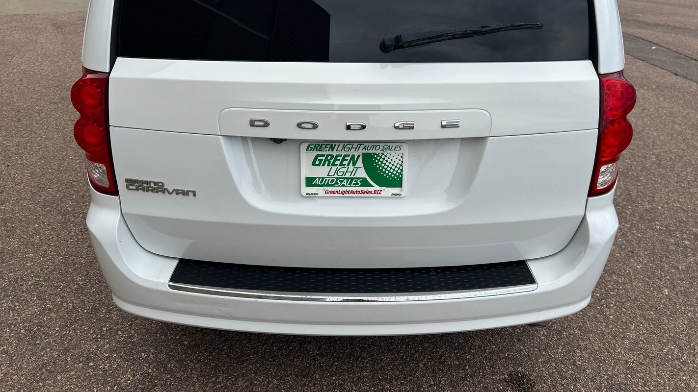 Used 2019 Dodge Grand Caravan SE FWD image 14