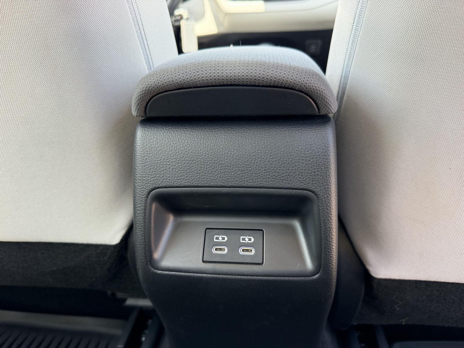Used 2025 Toyota Corolla LE FWD image 21