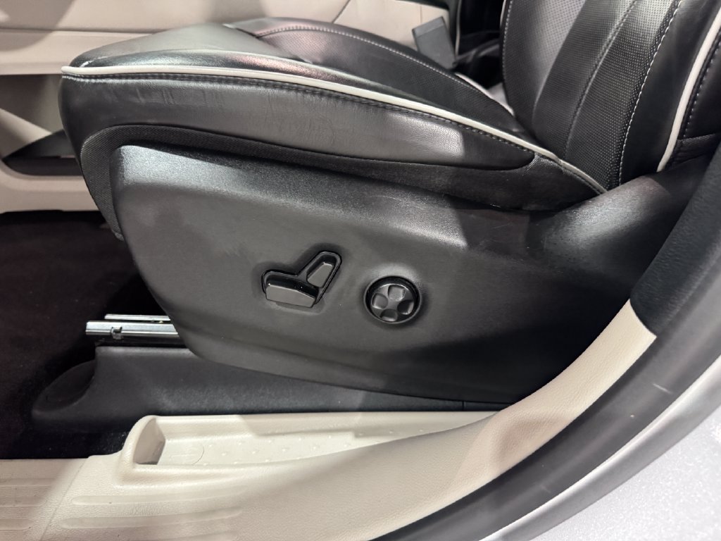 Used 2024 Chrysler Pacifica Limited FWD image 20