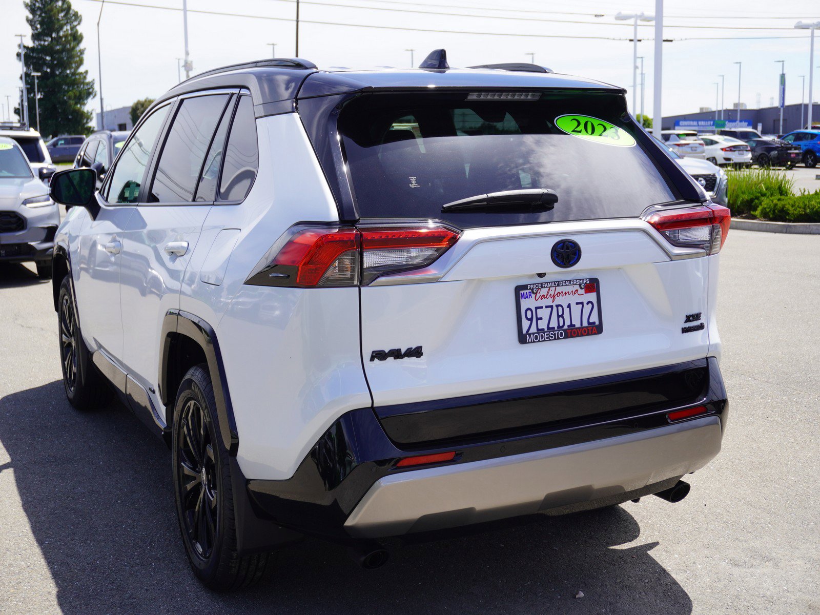 Used 2023 Toyota RAV4 XSE AWD/4WD image 9