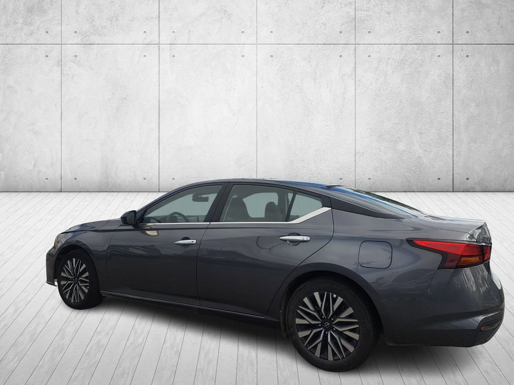 Used 2025 Nissan Altima 2.5 SV image 7