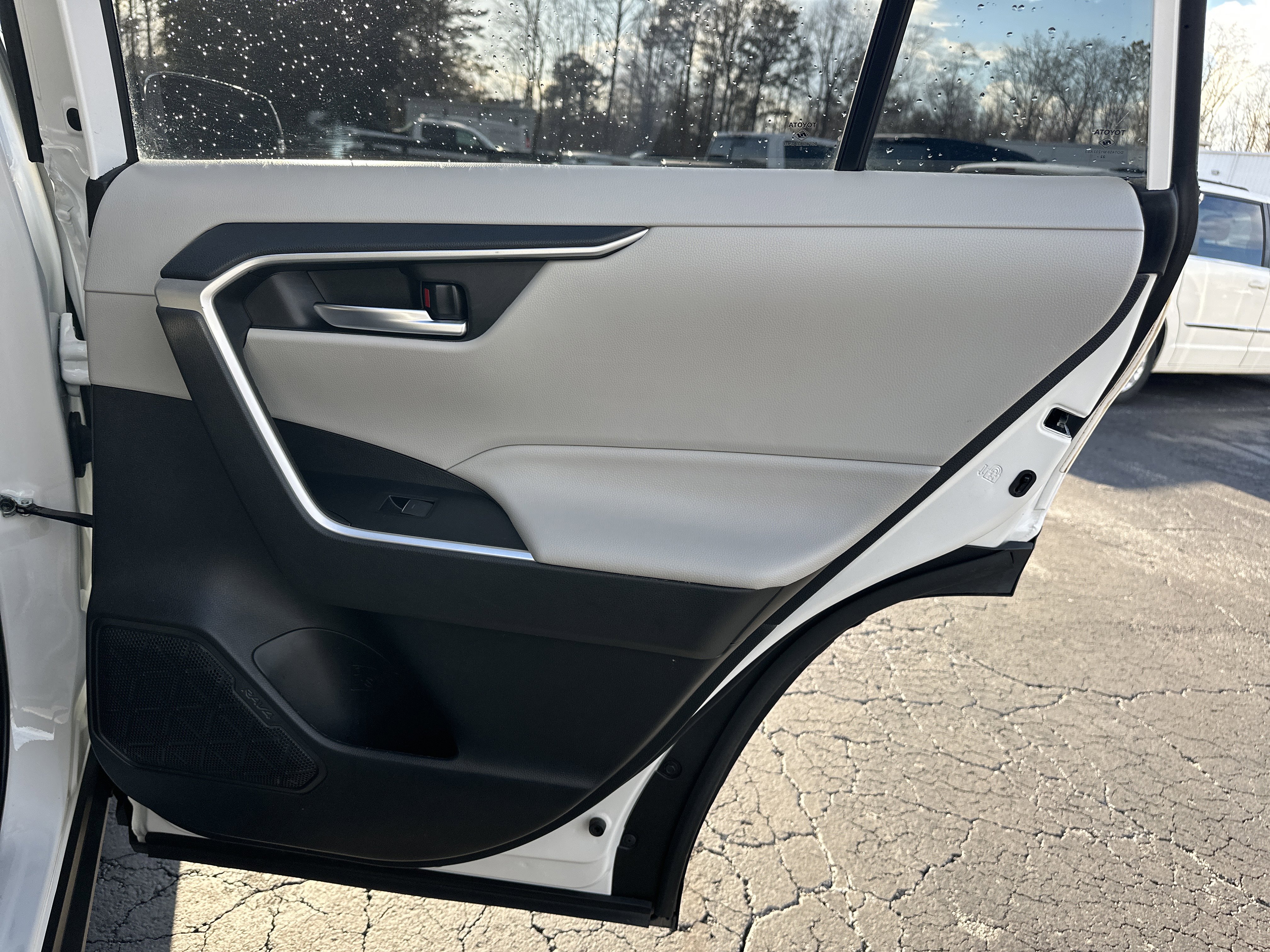 Used 2023 Toyota RAV4 XLE image 17