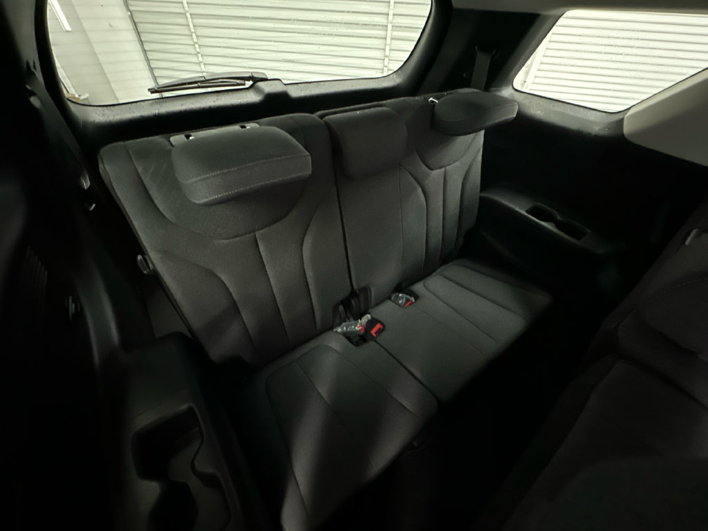 Used 2025 Hyundai Palisade SE FWD image 17