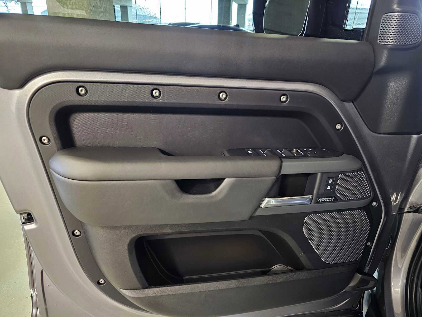 Used 2023 Land Rover Defender 110 X image 28