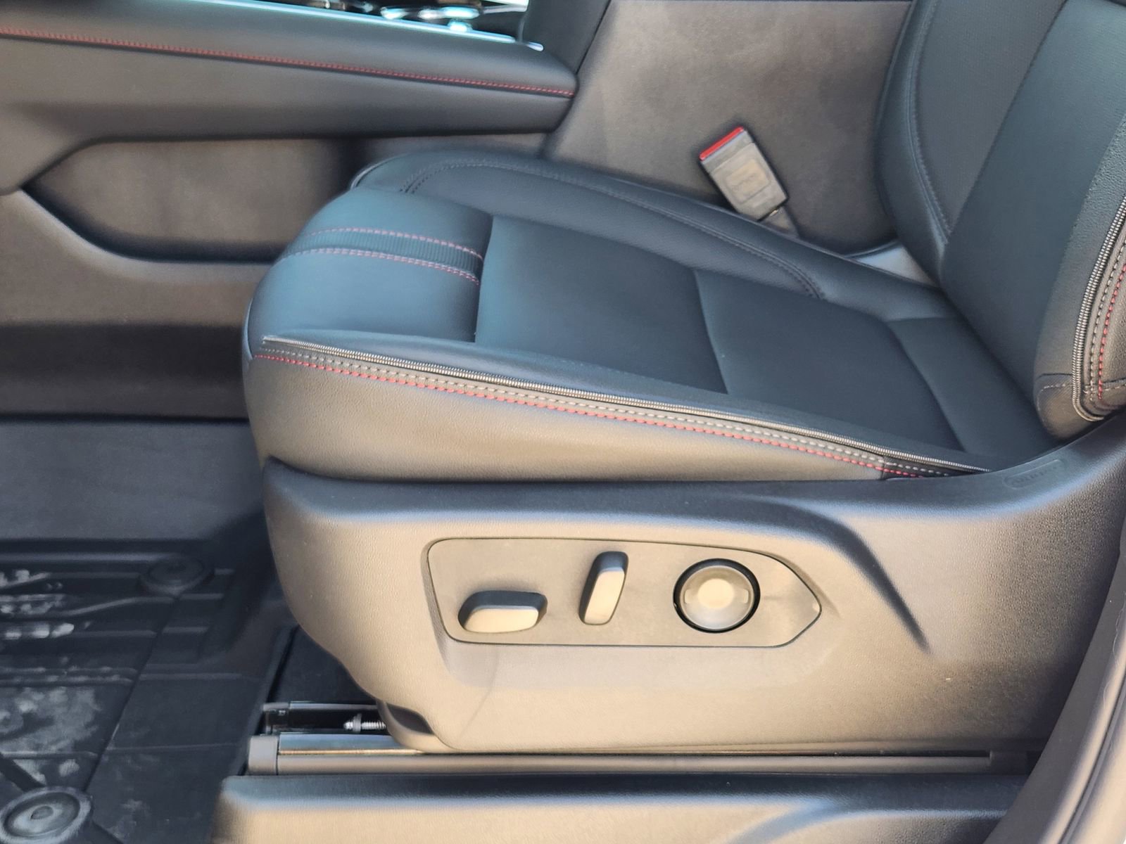 New 2026 Chevrolet Suburban RST w/ Comfort Package image 22