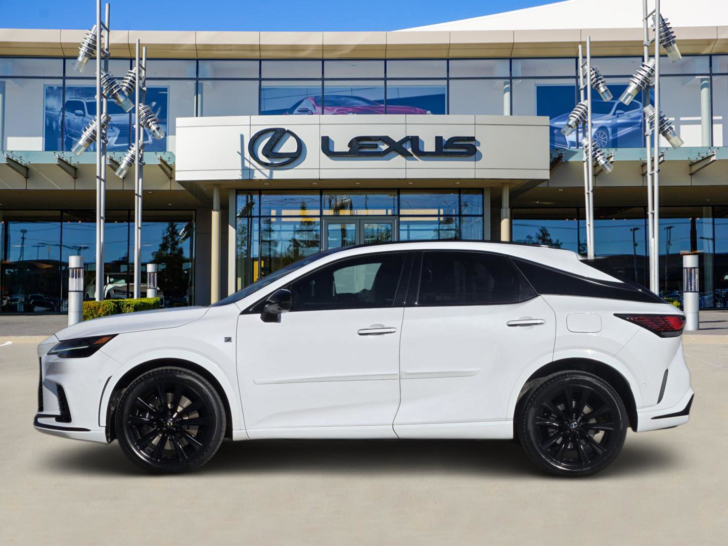 Used 2023 Lexus RX 500h F Sport image 3