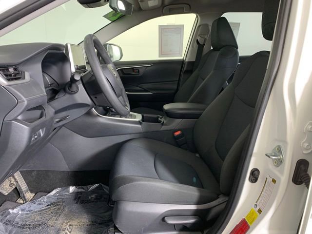Used 2025 Toyota RAV4 LE AWD/4WD image 14