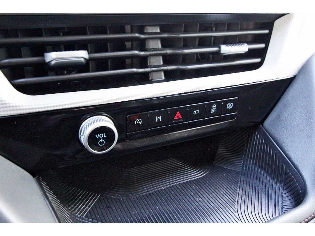 Used 2025 Ford Explorer Active w/ Active Comfort Package image 26