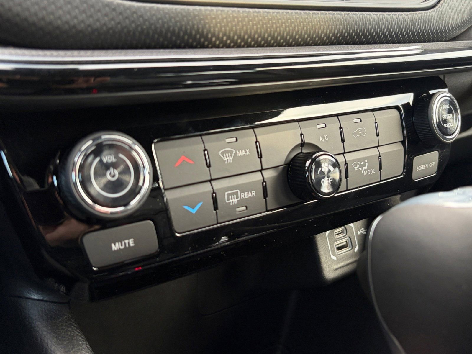 New 2026 Jeep Compass Latitude AWD/4WD image 22
