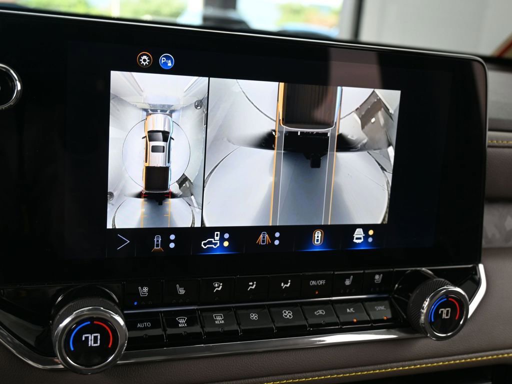 Used 2025 Chevrolet Colorado ZR2 w/ Technology Package AWD/4WD image 22