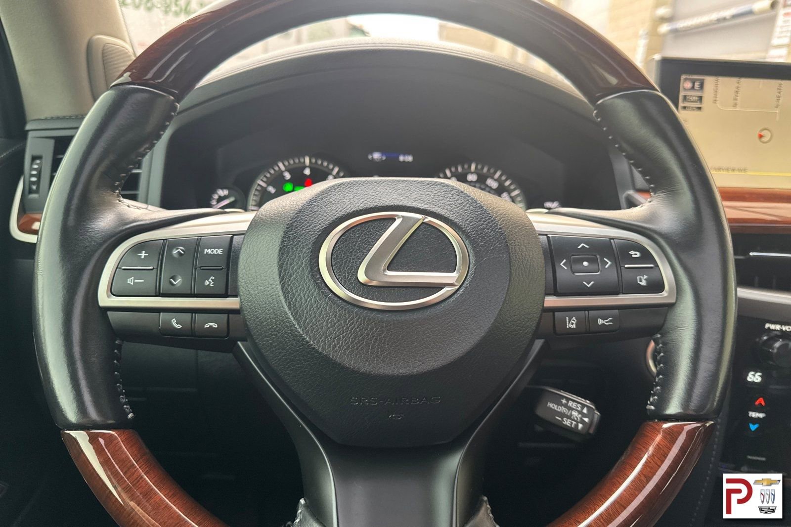 Used 2019 Lexus LX 570 4WD w/ Luxury Package image 31