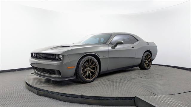 Used 2017 Dodge Challenger R/T w/ Driver Convenience Group RWD image 2