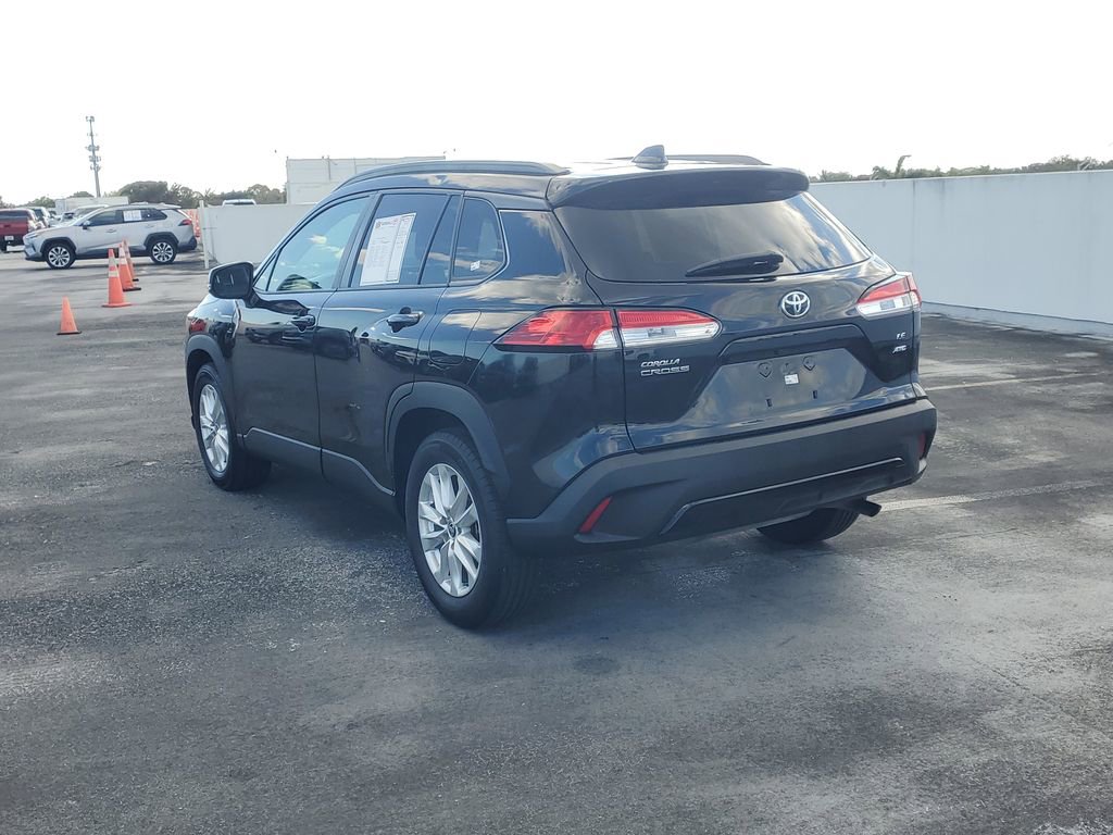 Used 2022 Toyota Corolla Cross LE image 5