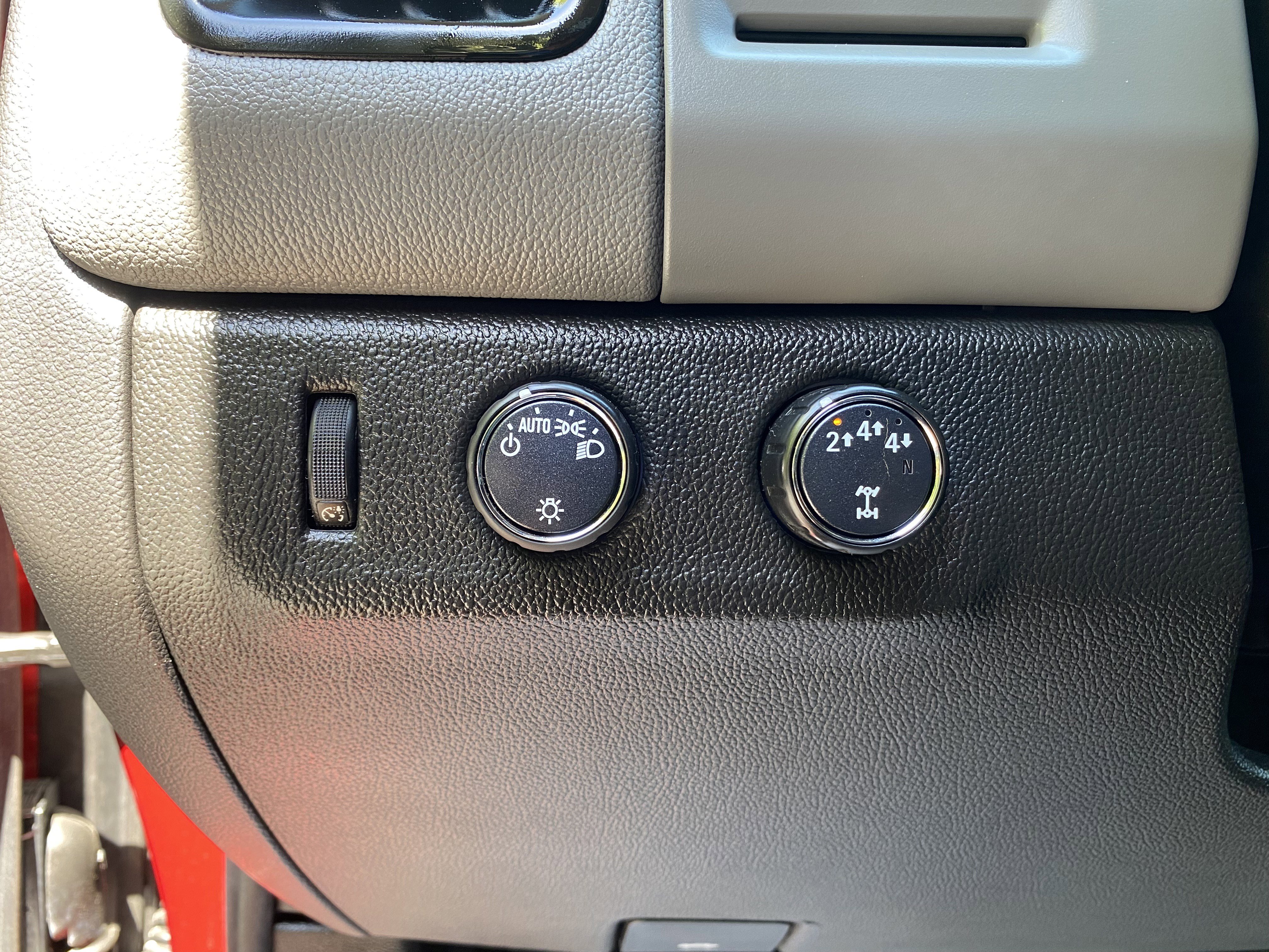 Used 2021 Chevrolet Colorado W/T w/ WT Convenience Package AWD/4WD image 18