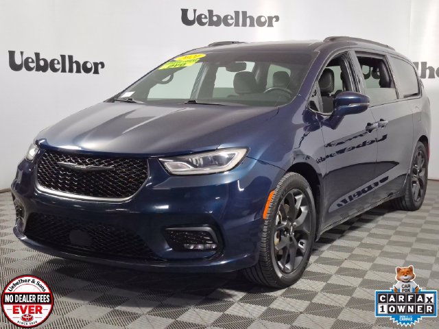 Used 2021 Chrysler Pacifica Touring w/ S Appearance Package FWD image 3