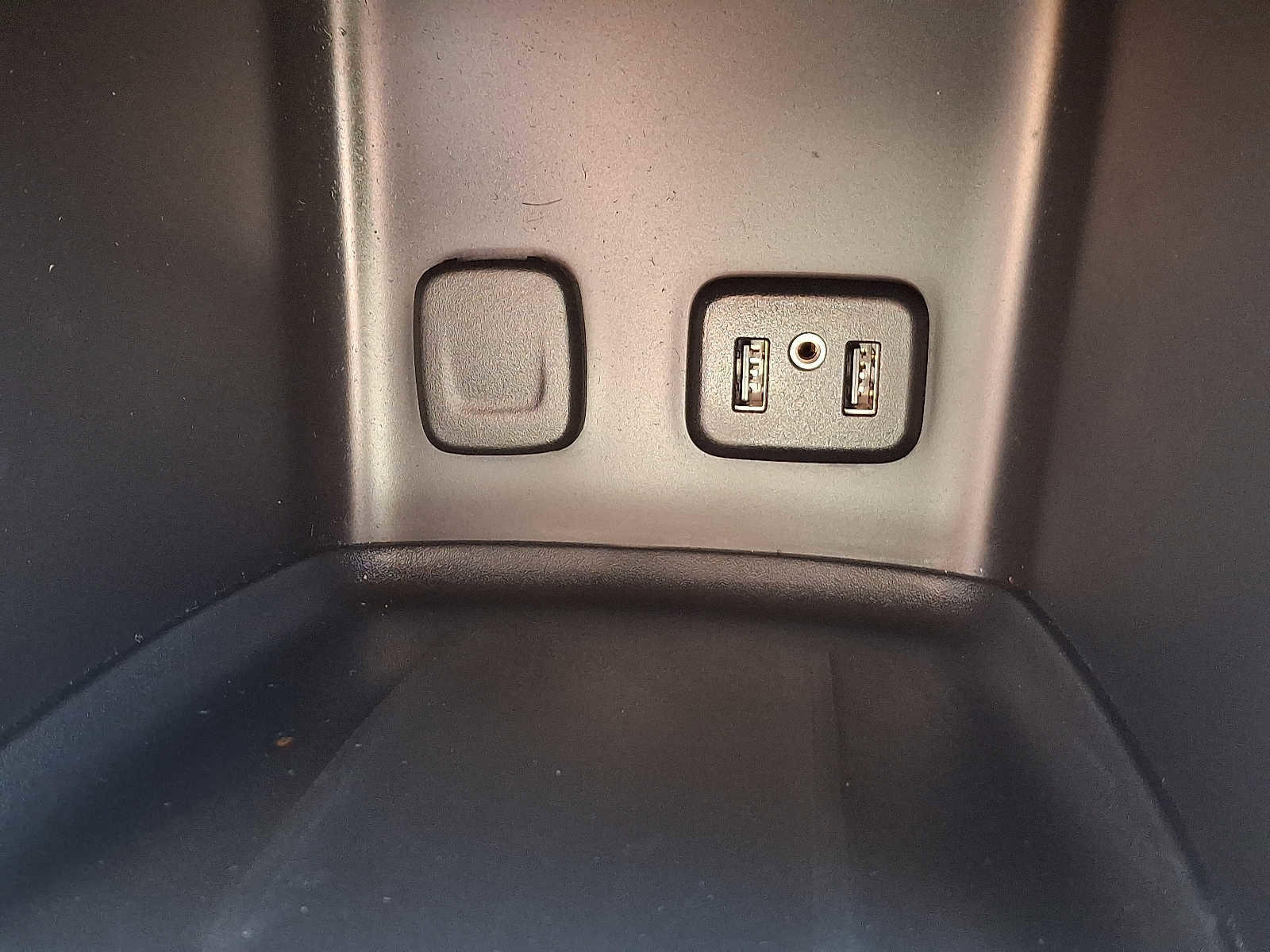 Used 2019 GMC Acadia SLT w/ LPO, Floor Liner Package image 28