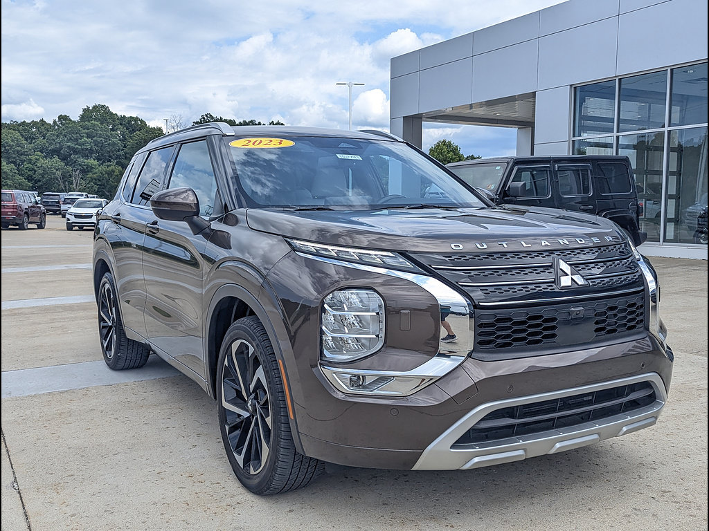 Used 2023 Mitsubishi Outlander SEL AWD/4WD image 5