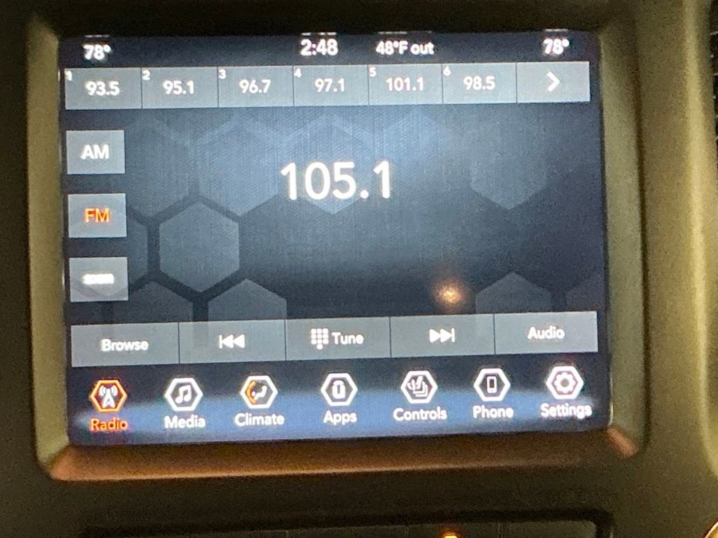 Used 2021 Jeep Cherokee Trailhawk image 22