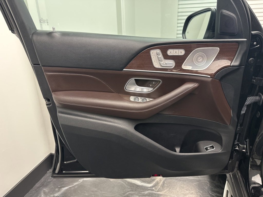 Used 2021 Mercedes-Benz GLS 450 4MATIC image 18