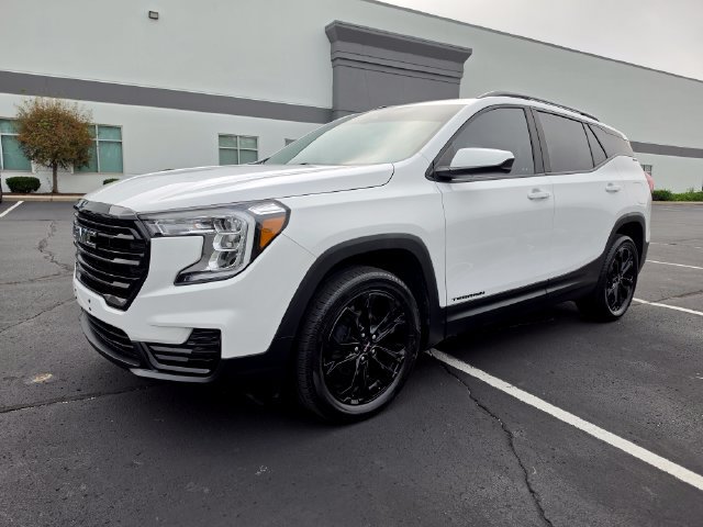 Used 2022 GMC Terrain SLE w/ Driver Convenience Package AWD/4WD image 11
