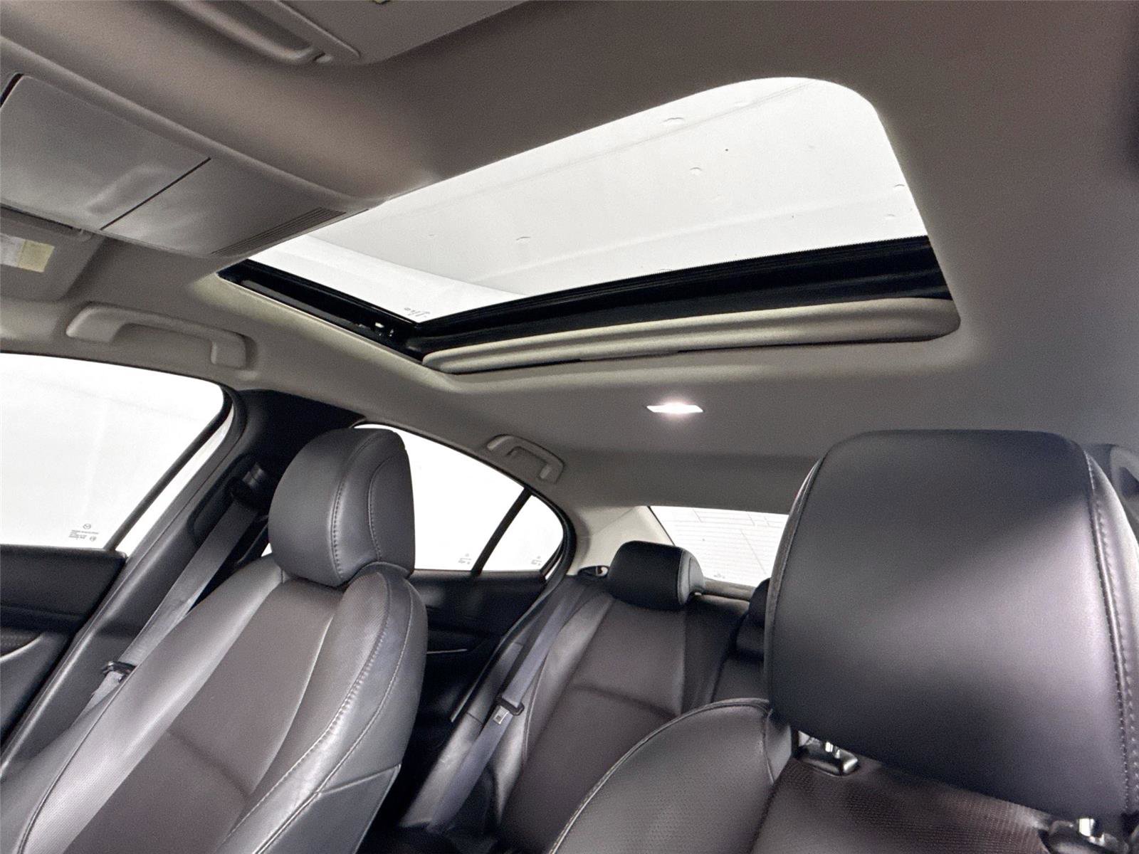 Certified 2024 MAZDA MAZDA3 2.5 Turbo Sedan w/Premium Plus image 6