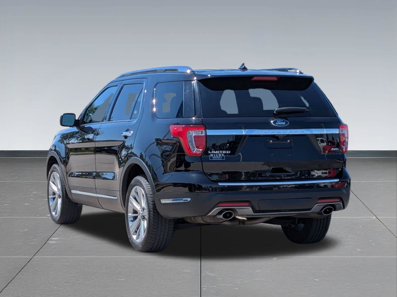 Used 2019 Ford Explorer Limited w/ Class III Trailer Tow Package AWD/4WD image 3