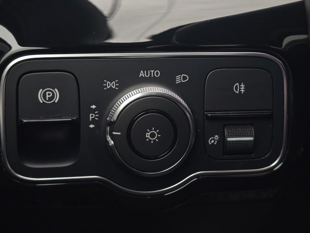 Used 2019 Mercedes-Benz A 220 4MATIC image 39