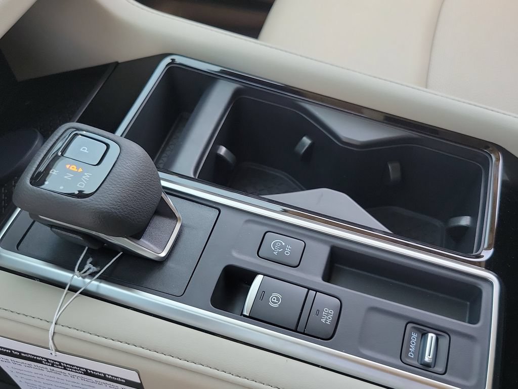 New 2026 Nissan Pathfinder SL w/ SL Premium Package (P04) FWD image 11