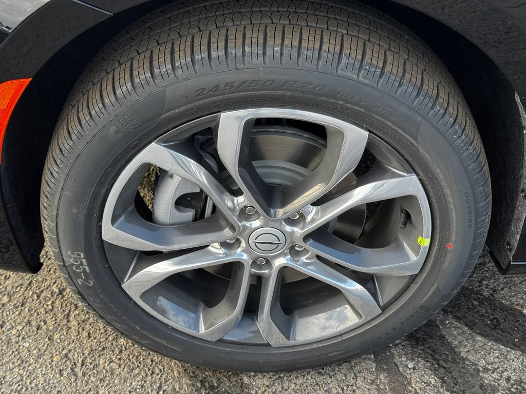 New 2026 Chrysler Pacifica Pinnacle w/ Trailer Tow Group AWD/4WD image 10
