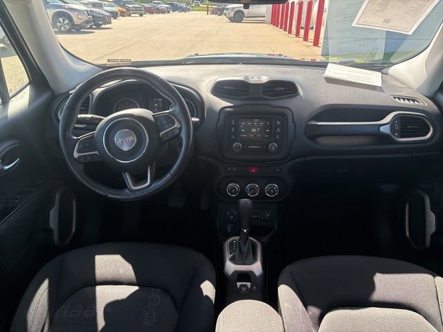 Used 2017 Jeep Renegade Latitude w/ Cold Weather Group AWD/4WD image 11