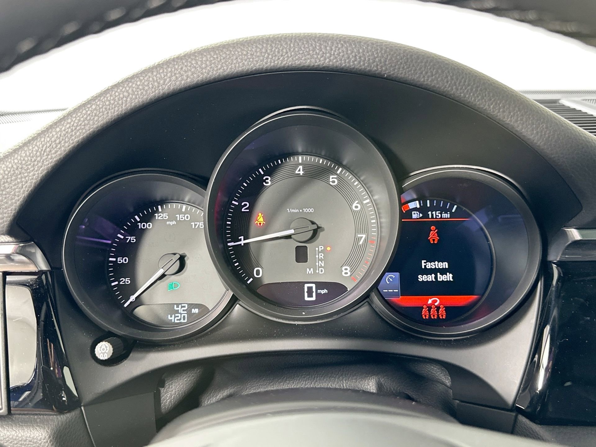 Certified 2025 Porsche Macan image 19