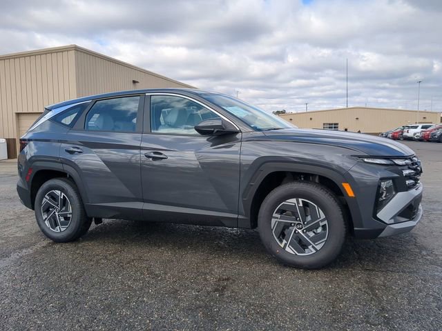 New 2026 Hyundai Tucson Blue SE image 2
