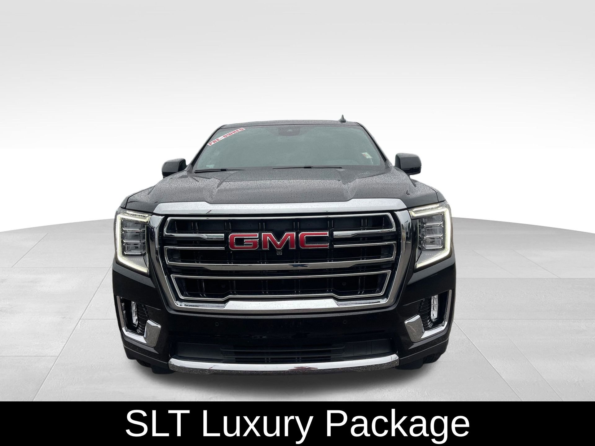 Used 2024 GMC Yukon XL SLT w/ SLT Premium Package image 4