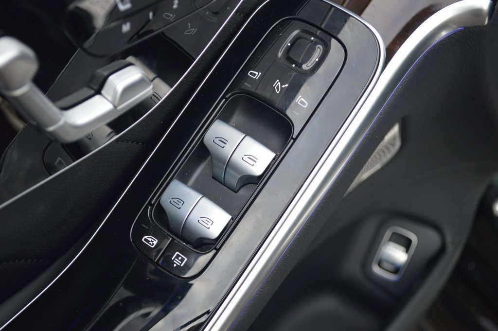 Used 2025 Mercedes-Benz S 580 4MATIC Sedan image 12